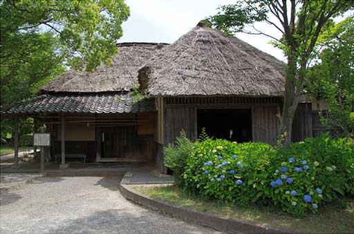 鉤屋造り民家